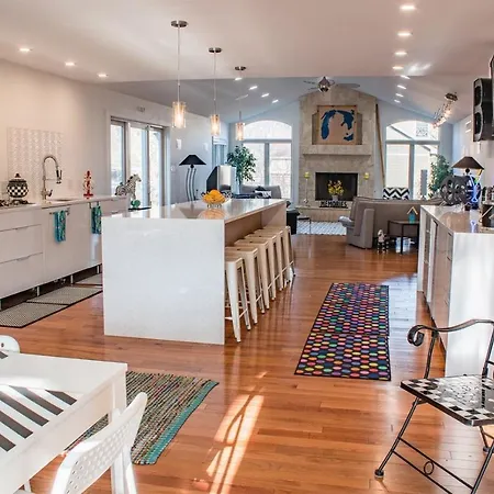 Villa Downtown Hideaway